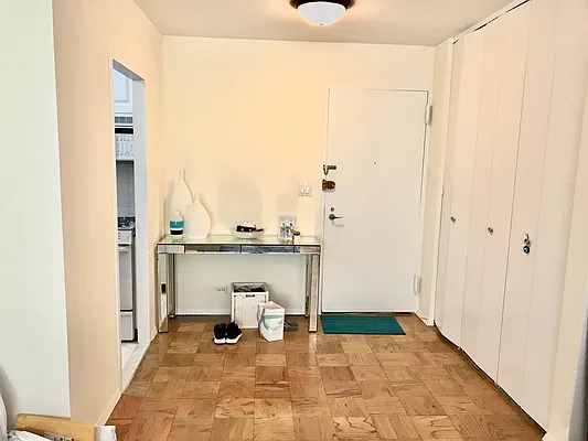 Rented by Peter Ashe | media 48