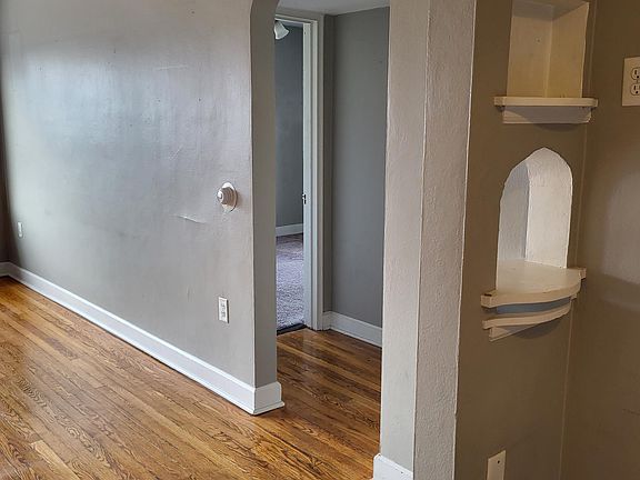 3rd image of 324 8th St #10