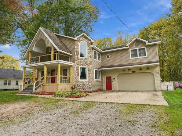 37861 Townhall St, Harrison Township, MI 48045