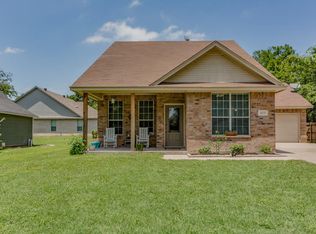 403 Summer Tree Ln, Springtown, TX 76082