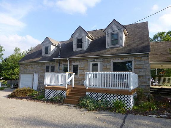 3rd image of 3352 Woodbine Ave SW