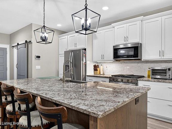 3rd image of 3914 Jefferson Park Pl