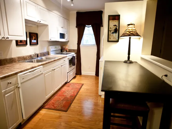 1513 E Franklin St, Chapel Hill, NC