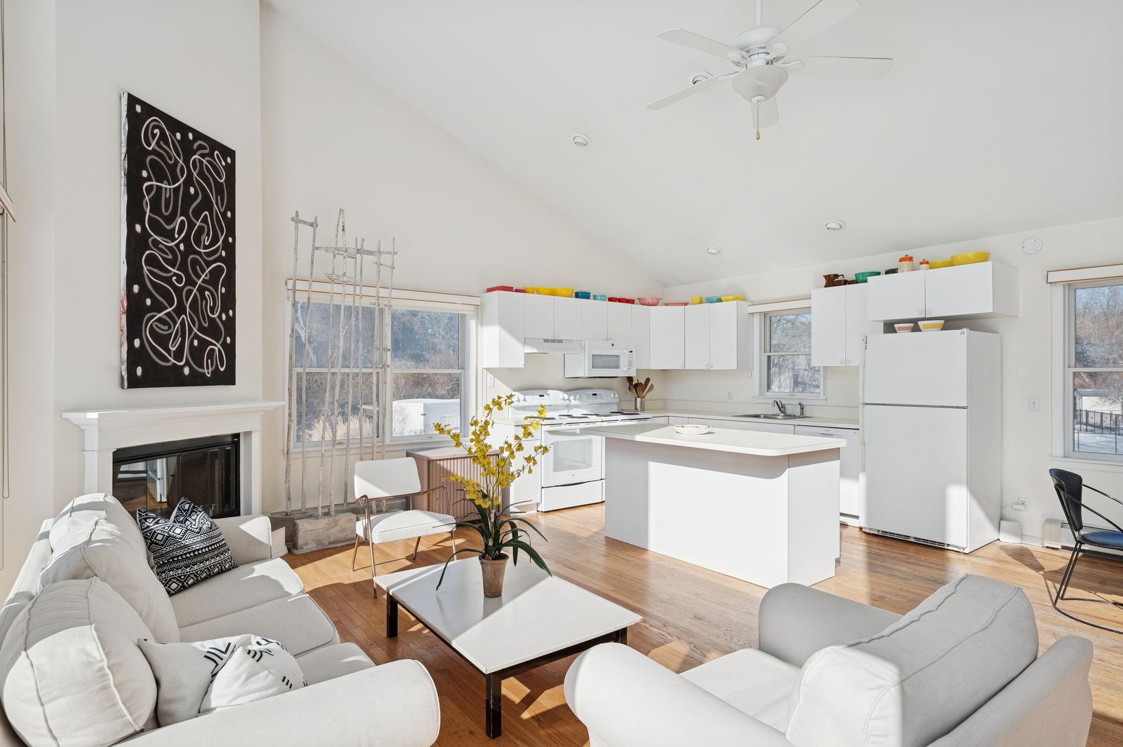  Fireplace in Main Living Area 