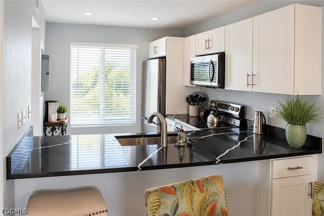 2 bed, 2.5 bath, 1289 sqft, $5,000 — Photo 4
