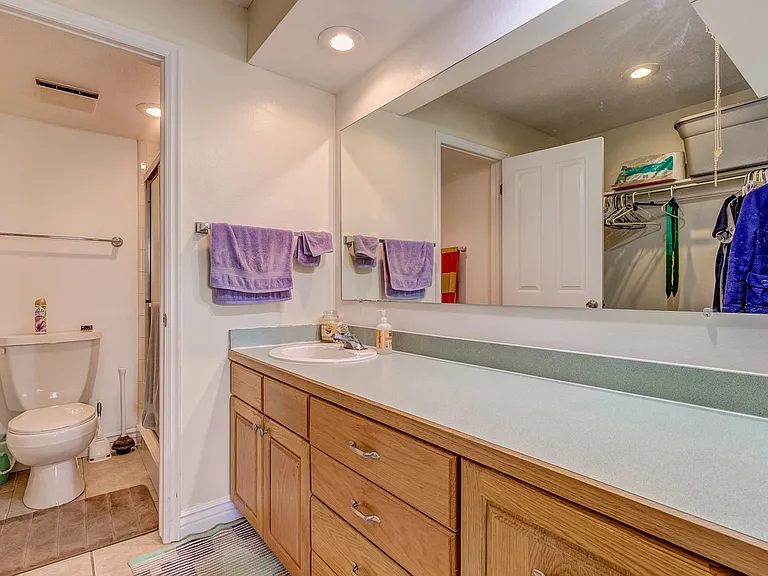 1541 N Riverside Ave #16 — Photo 8