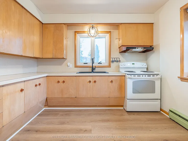 394 William St — Photo 2