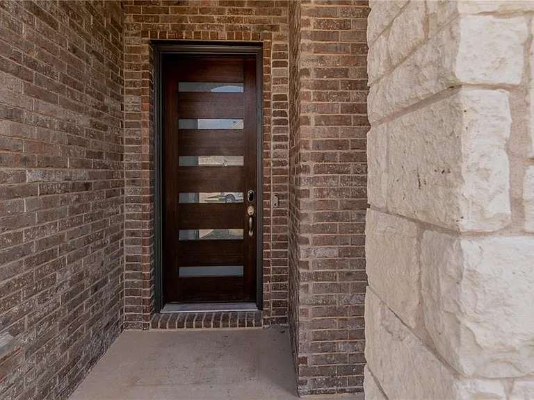 100 Orange Mimosa Ln — Photo 5