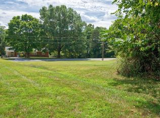26 Luzelle Dr, Winston Salem, NC 27103