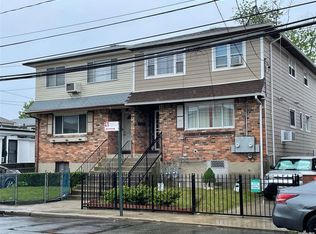 421 Beach 28 St, Far Rockaway, NY 11691