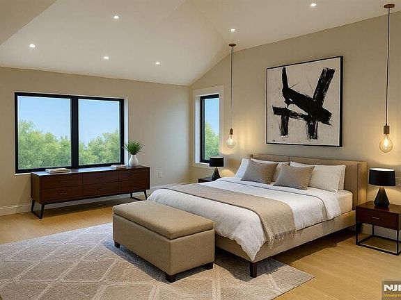 5th image of 589 Piermont Rd