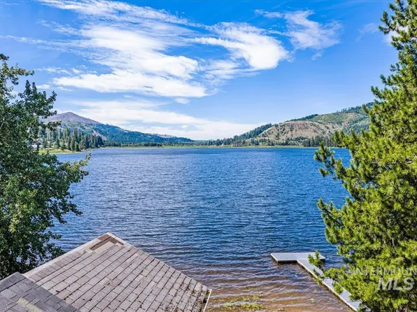 13075 S Shore Rd, Athol, ID 83801