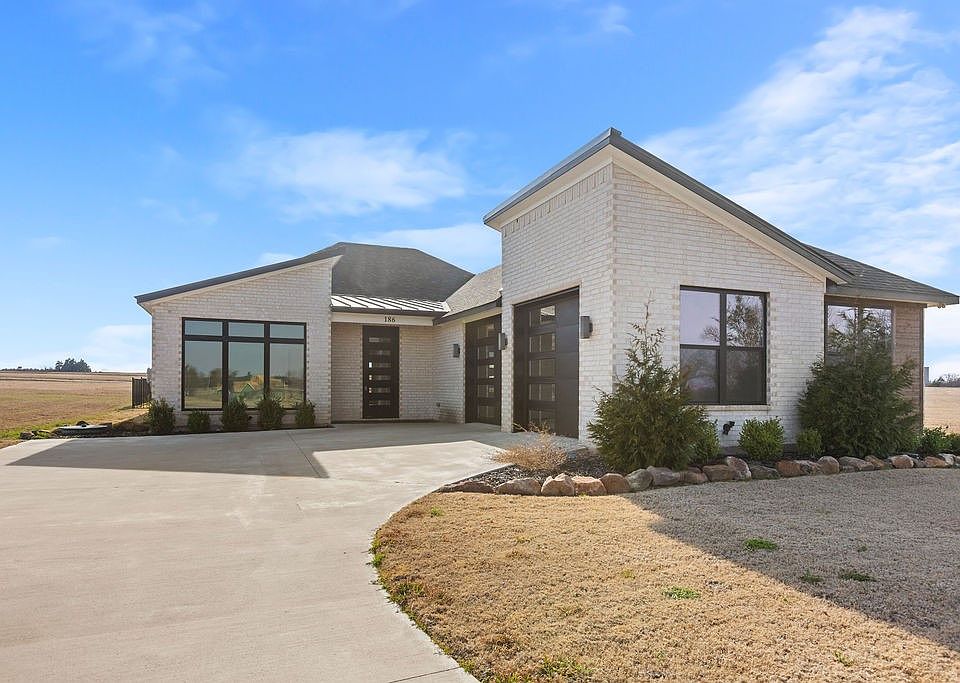 1st image of 186 Desert Mountain Dr