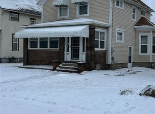 97 8th St NW, Barberton, OH 44203