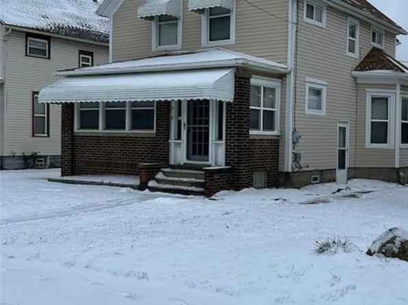 97 8th St NW, Barberton, OH 44203