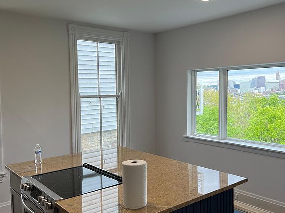 4th image of 271 Klotter Ave