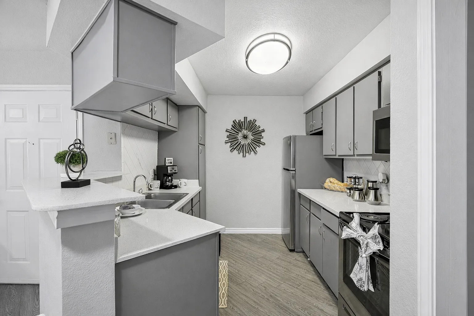 Stonecreek Apartments — Photo 4
