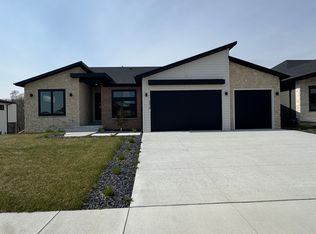9423 S 86th St, Lincoln, NE 68516