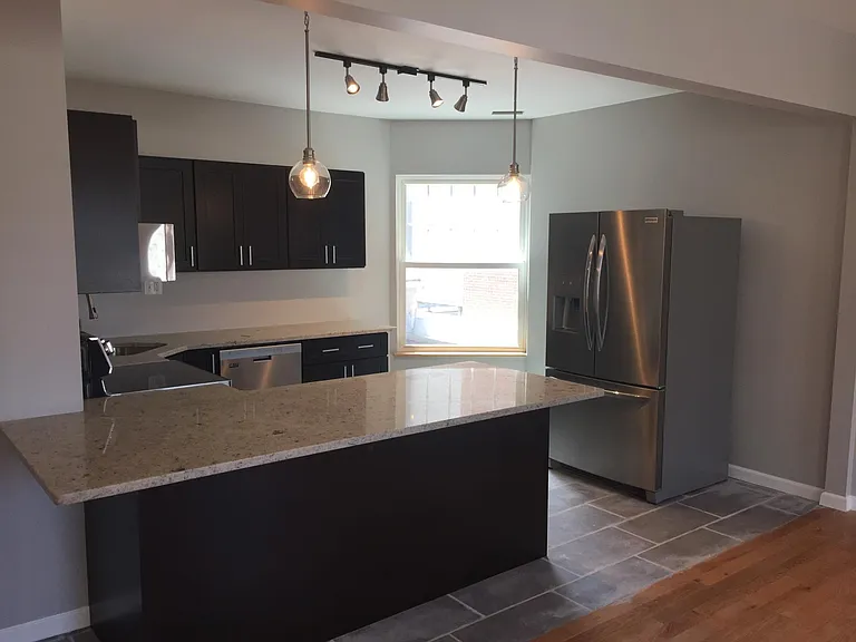 136 E 8th Ave #1 — Photo 7