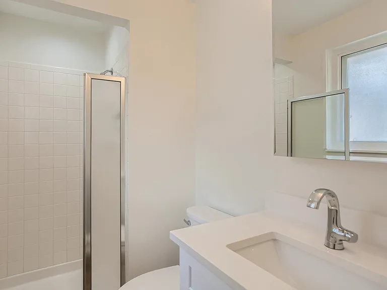 5520 W Lehigh Ave — Photo 8