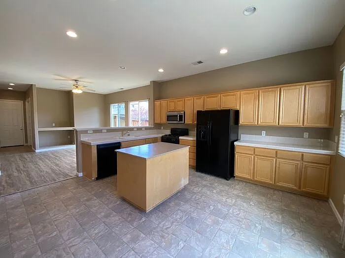 10595 Bliss Ct — Photo 14