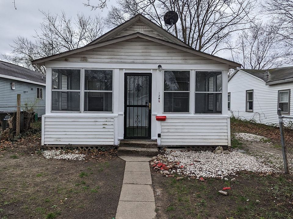 1st image of 1255 Francis Ave