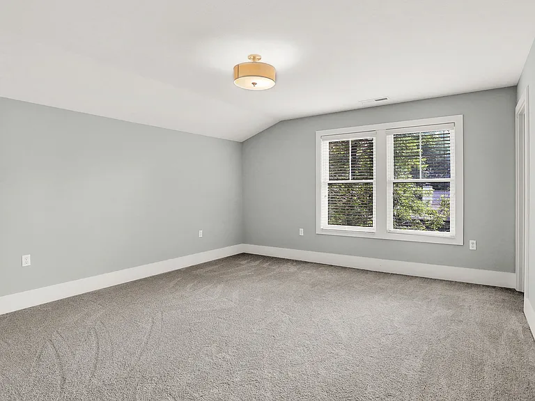 16893 Oak Manor Dr — Photo 21
