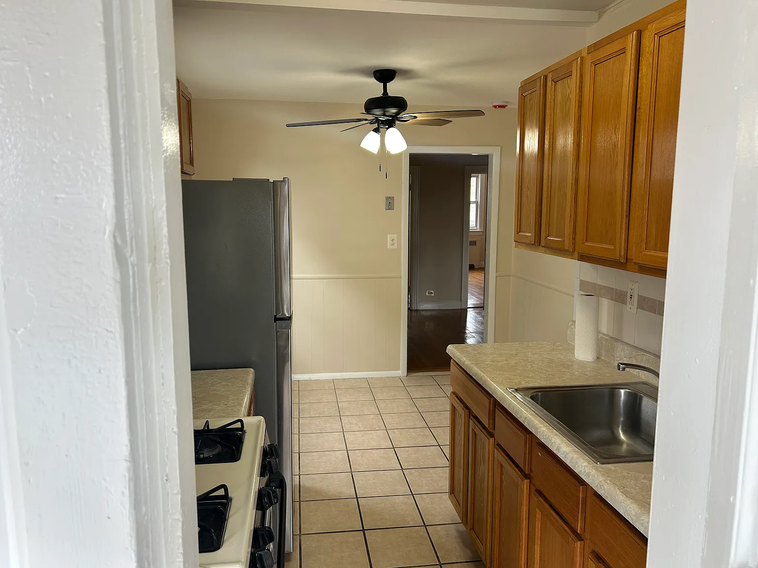 3 bed, $2,900 — Photo 3