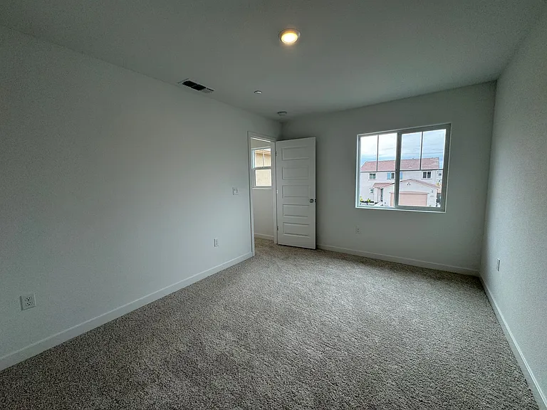 10962 Admiral Cove Way — Photo 13