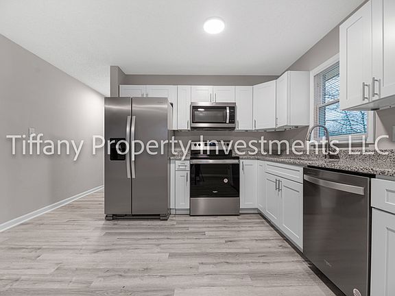 5th image of 2331 Woodleaf Dr