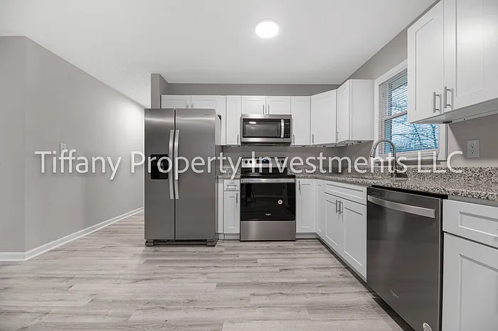 2331 Woodleaf Dr — Photo 5
