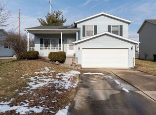 208 Carriage Hills Rd, Normal, IL 61761