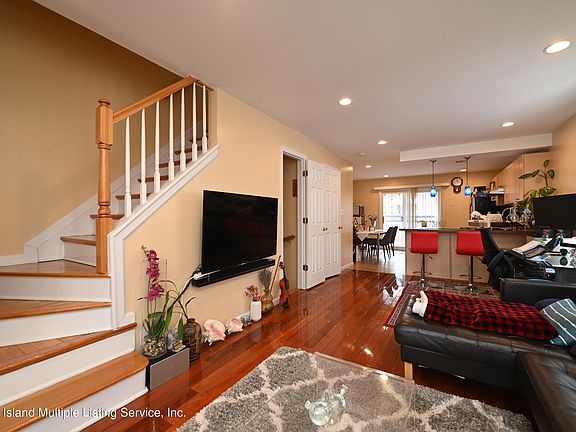 5th image of 88 Park Hill Ave