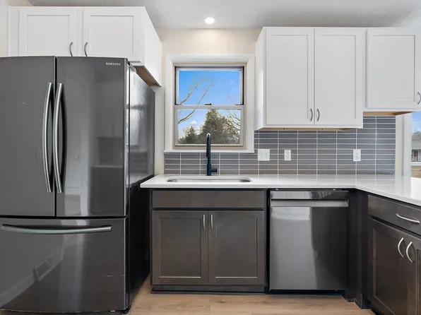 1204 Rebecca Dr, Burns, TN 37029