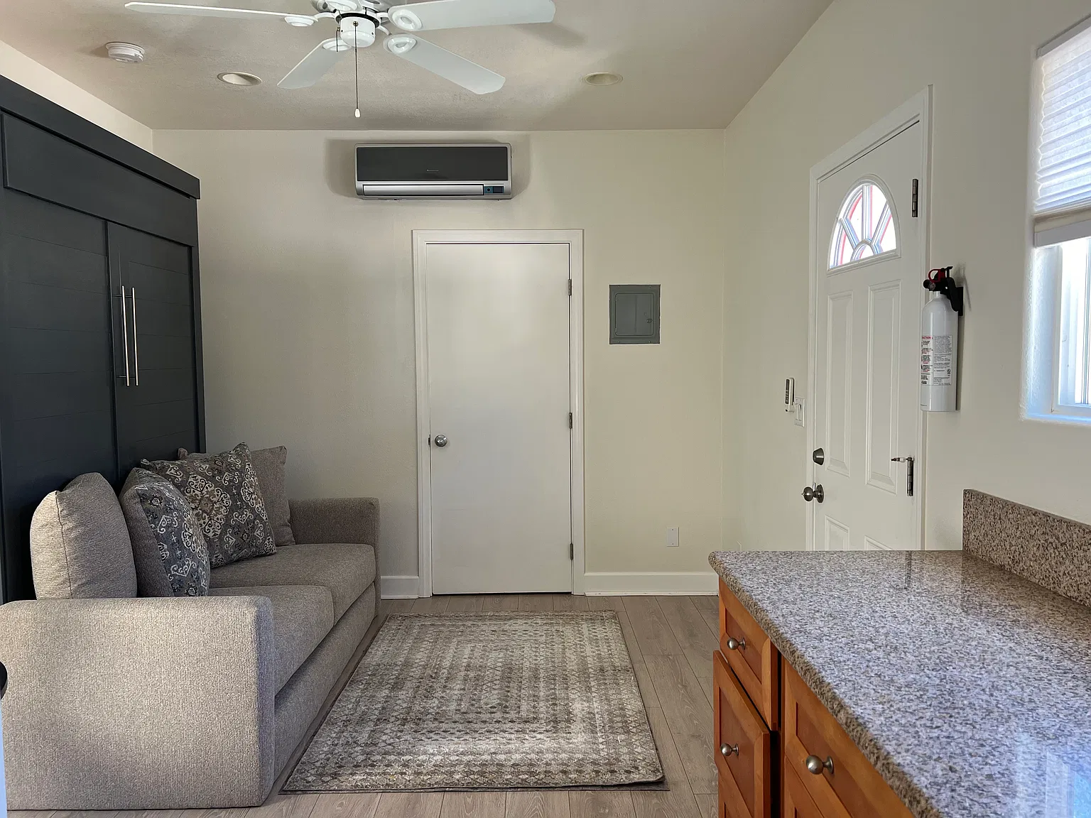 Studio, 350 sqft, $1,525 — Photo 1