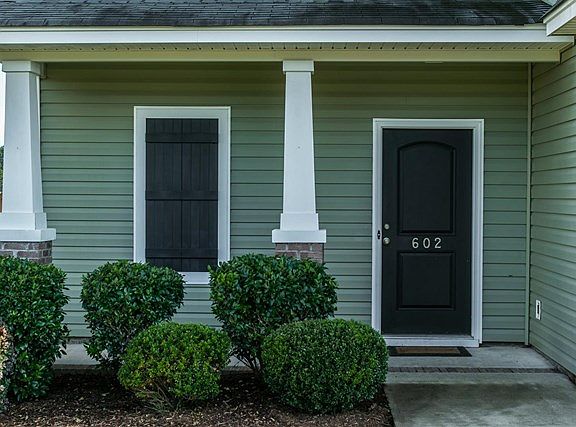 3rd image of 602 Village East Cir
