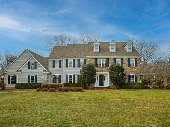 15 Ramsey Rd, Lebanon, NJ 08833