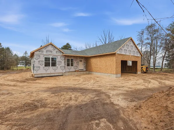 644 Willow St, Howard City, MI 49329