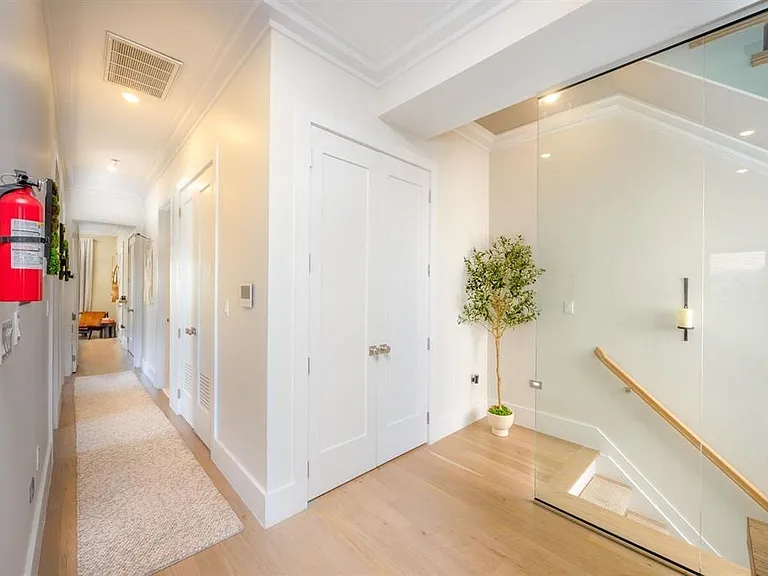 25 Waverly St #2 — Photo 13