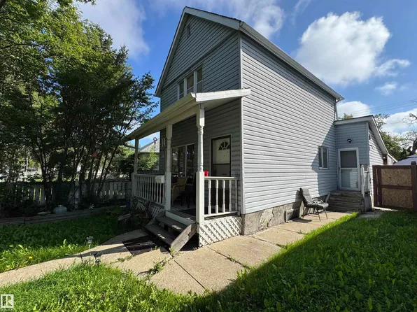 11147 97th St NW, Edmonton, AB T5G 1W9