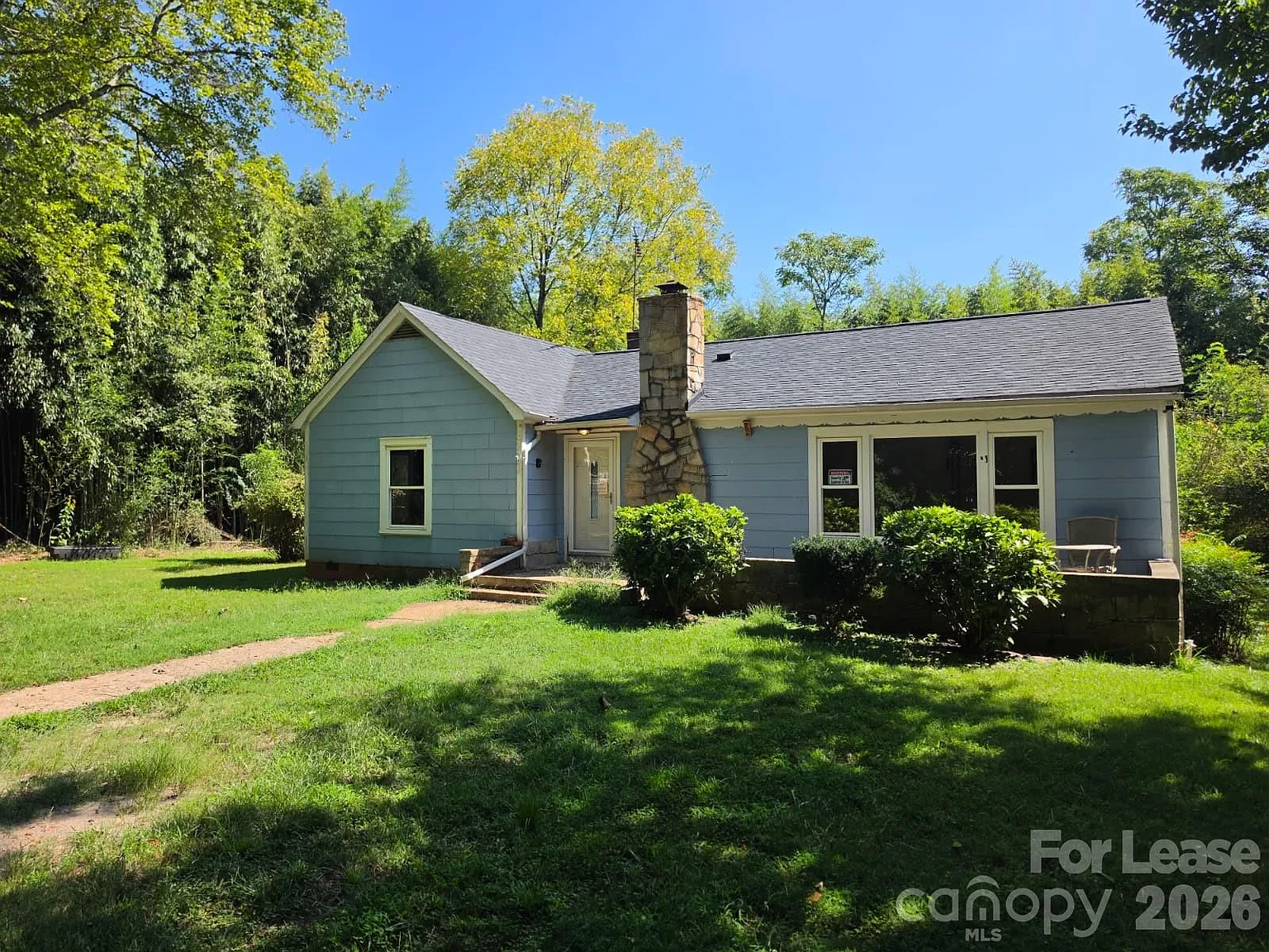 2 bed, 1.0 bath, $1,200 — Photo 1