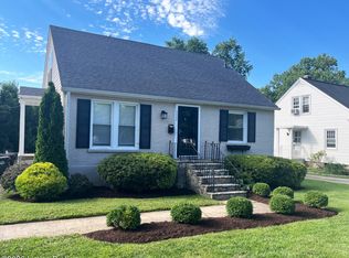 4022 Gloucester Rd, Saint Matthews, KY 40207