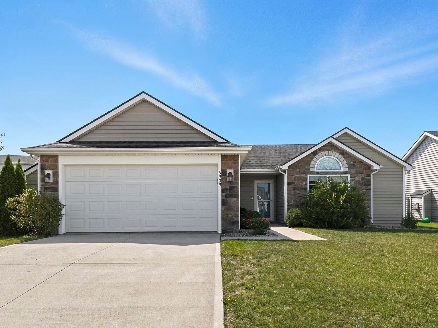6909 Desdemona Xing, Fort Wayne, IN 46818 | Zillow