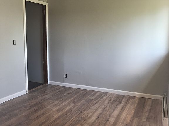 Bedroom in unit 32336