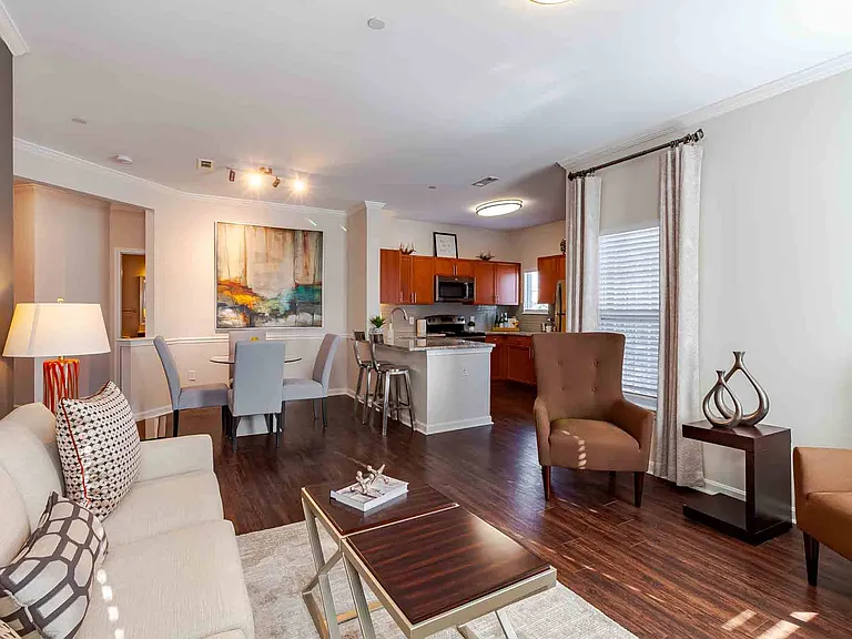 Edgewood Apartments — Photo 41