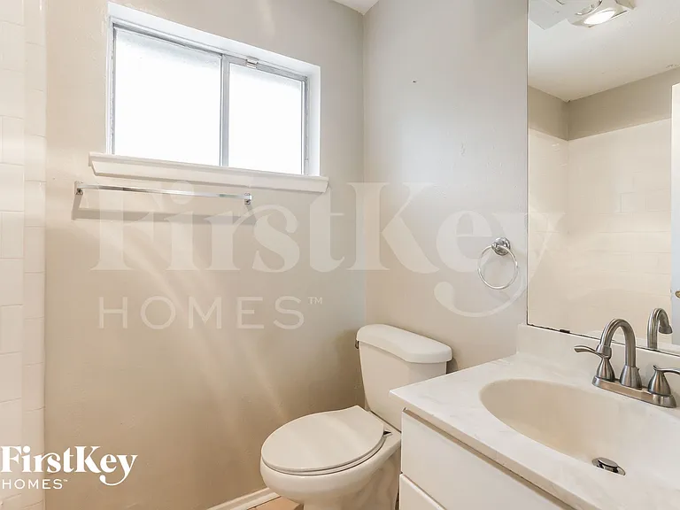 4426 Adonis Dr — Photo 9
