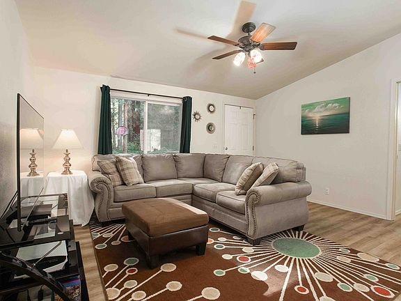 4th image of 411 Tan Oak Dr