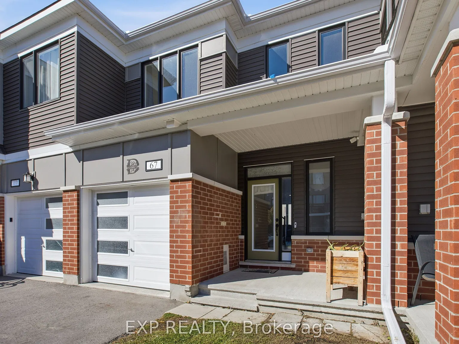 3 bed, $2,699 — Photo 2