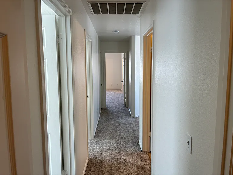 10422 W Windsor Blvd — Photo 20