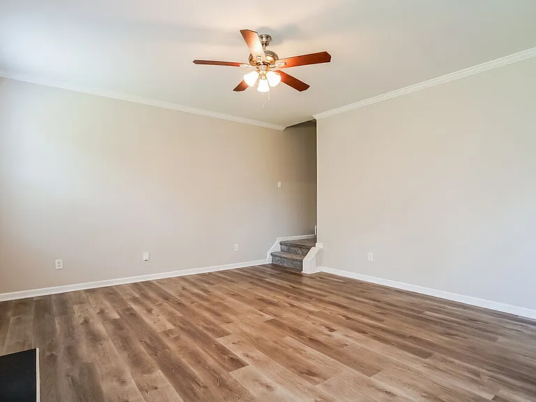 2327 Spruce Shadows Ln — Photo 5